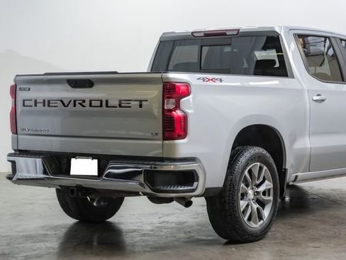 Used 2019 Chevrolet Silverado 1500 LT w/ Texas Edition image 13