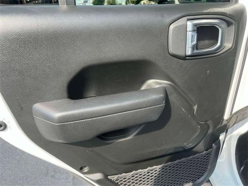 Used 2024 Jeep Wrangler Sport S image 17