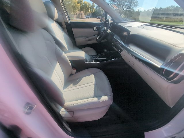 Used 2024 Kia Sorento S w/ Panoramic Sunroof Package FWD image 3