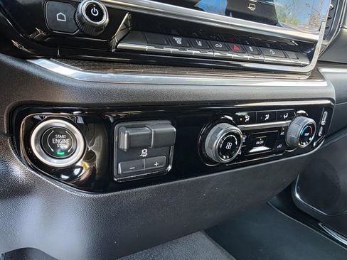 Used 2024 Chevrolet Silverado 2500 LT image 31