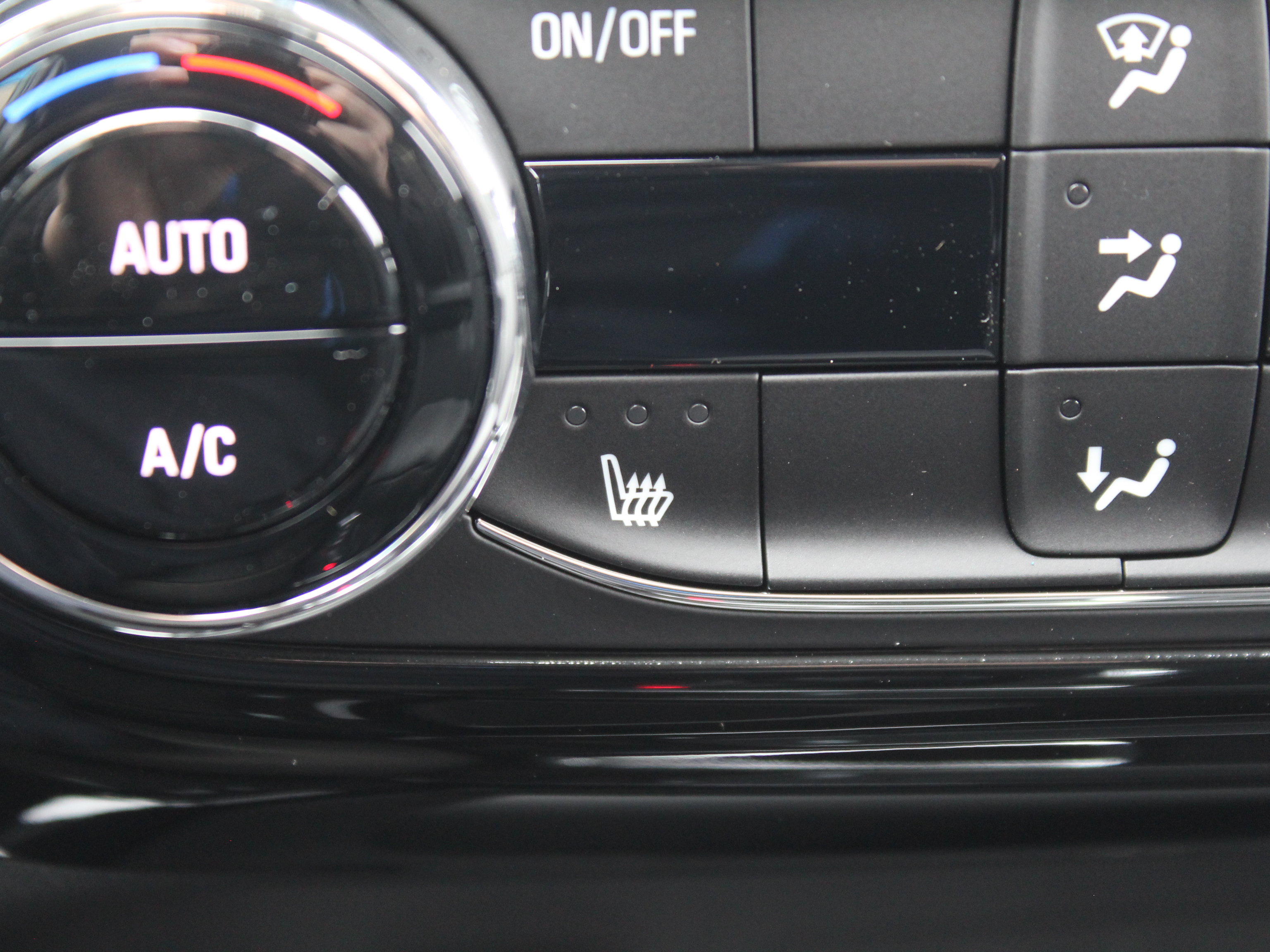 New 2026 Chevrolet Trax ACTIV w/ Driver Confidence Package FWD image 16
