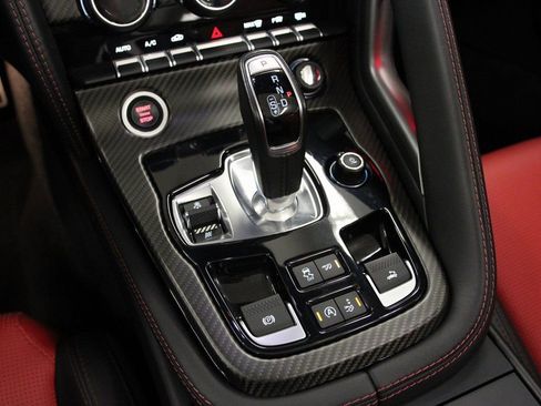 Used 2020 Jaguar F-TYPE R image 17