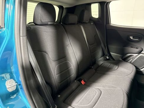 Used 2020 Jeep Renegade Latitude w/ Cold Weather Group image 13