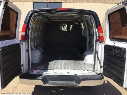 Used 2018 GMC Savana 2500 w/ Driver Convenience Package image 14