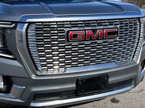 Used 2024 GMC Yukon Denali AWD/4WD image 38
