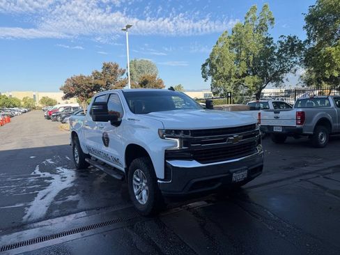 Used 2021 Chevrolet Silverado 1500 LT AWD/4WD image 2