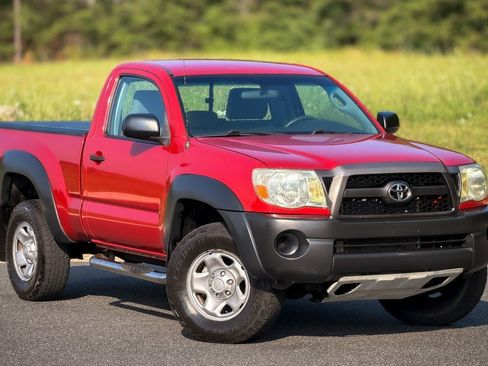 Used 2011 Toyota Tacoma 4x4 Regular Cab image 7