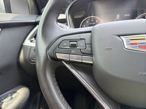 Used 2025 Cadillac XT6 Luxury FWD image 29