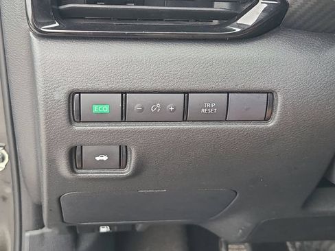 Used 2024 Nissan Sentra SV FWD image 25