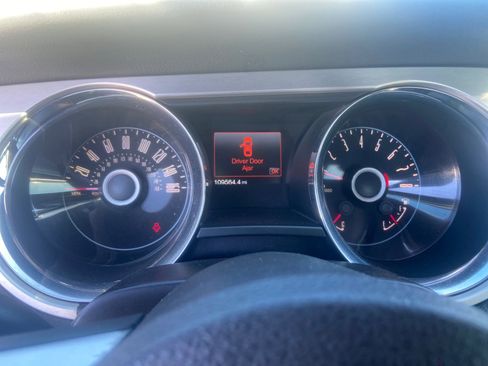 Used 2014 Ford Mustang GT Premium image 11