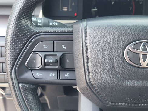 Certified 2024 Toyota Tacoma SR5 AWD/4WD image 14