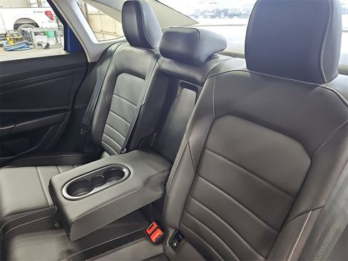 Used 2024 Volkswagen Jetta SE image 13