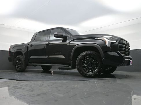 Used 2025 Toyota Tundra SR5 w/ SR5 Premium Package AWD/4WD image 26
