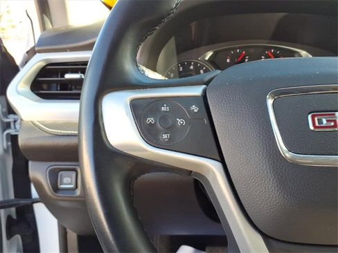 Used 2023 GMC Acadia SLT image 16