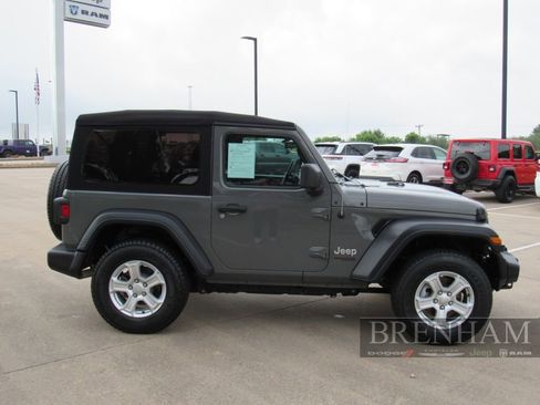 Used 2020 Jeep Wrangler Sport image 7
