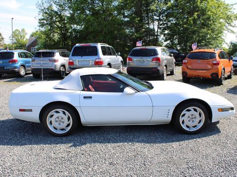 Used 1992 Chevrolet Corvette Convertible RWD image 14