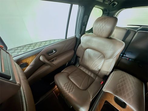Used 2016 INFINITI QX80 Limited w/ All Season Package image 12
