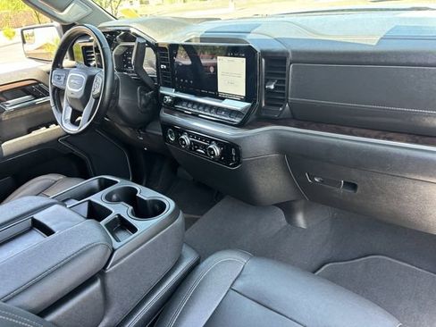 Used 2024 GMC Sierra 1500 SLT AWD/4WD image 12