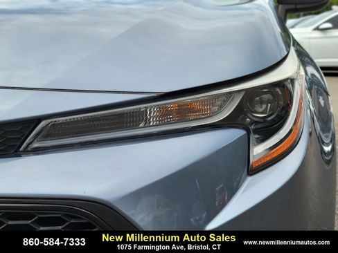 Used 2021 Toyota Corolla LE w/ LE Convenience Package image 10