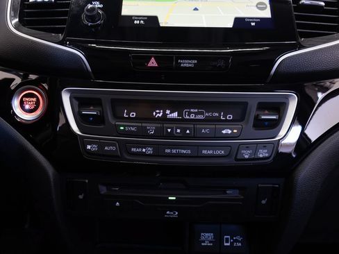 Used 2022 Honda Pilot Touring image 35