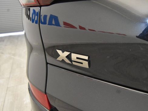 Used 2022 BMW X5 M50i w/ Executive Package image 32