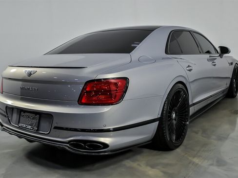 Used 2022 Bentley Flying Spur V8 AWD/4WD image 12