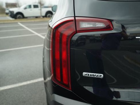 Used 2020 Kia Telluride LX image 37