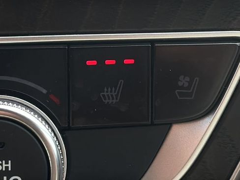 Certified 2018 Honda Accord Touring image 34
