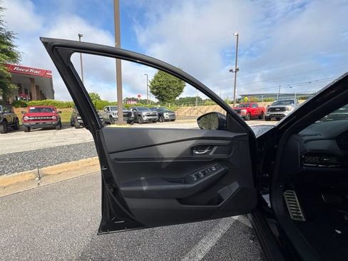 Used 2025 Honda Accord Sport image 6