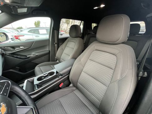 Used 2025 Chevrolet Equinox LT image 36