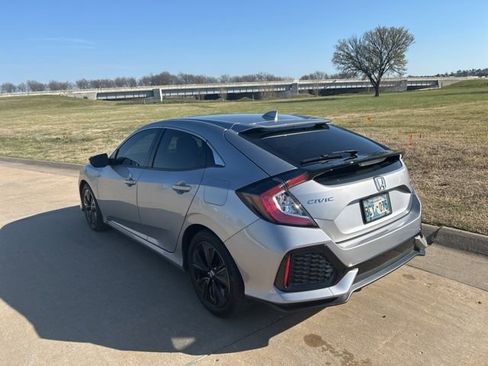 Used 2019 Honda Civic EX image 5