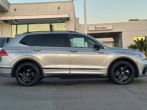 Certified 2023 Volkswagen Tiguan SE R-Line image 3