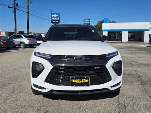 Used 2023 Chevrolet TrailBlazer RS w/ Sun and Liftgate Package image 3