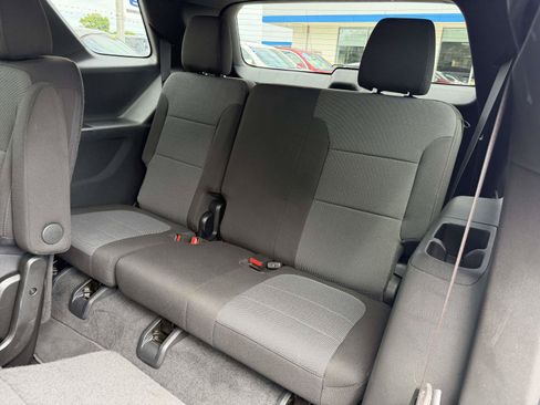 Used 2023 Chevrolet Traverse LT FWD image 13