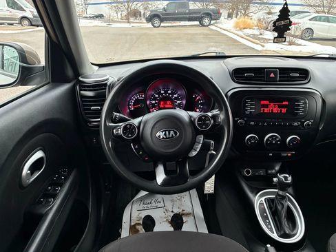 Used 2015 Kia Soul FWD image 22