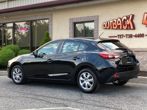 Used 2016 MAZDA MAZDA3 i Sport FWD image 4