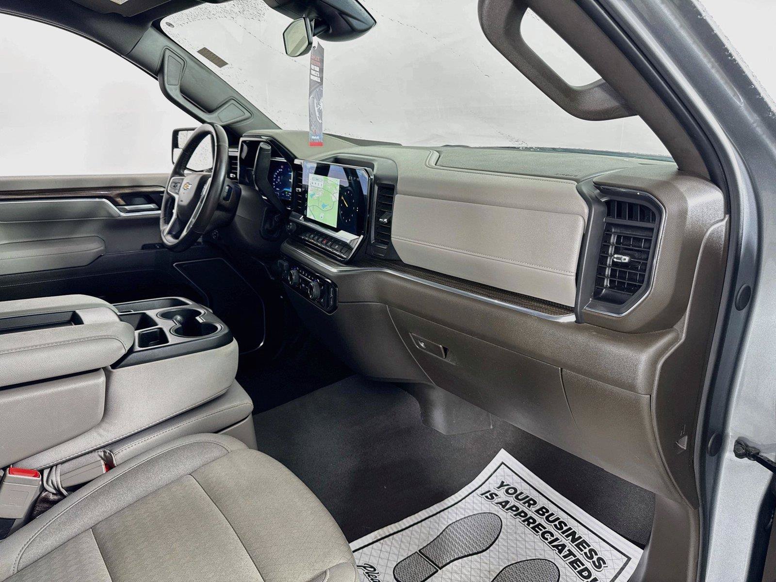 Used 2025 Chevrolet Silverado 1500 LT RWD image 28