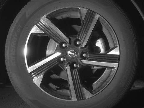 Used 2025 Nissan Sentra SV FWD image 13