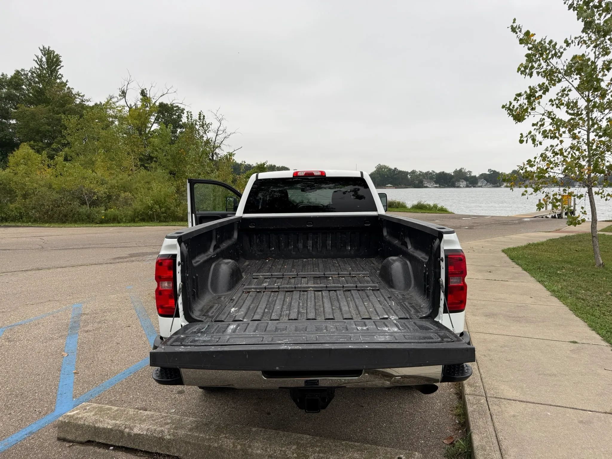 Used 2015 Chevrolet Silverado 2500 LT AWD/4WD image 15
