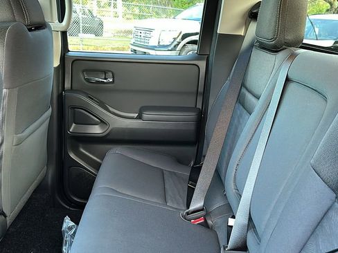 Used 2024 Nissan Frontier SV w/ SV Convenience Package image 28