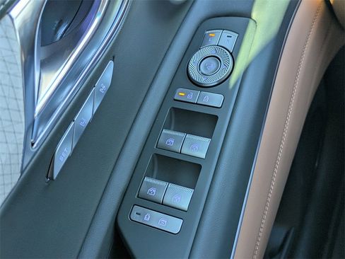 Used 2025 Genesis GV80 3.5T Prestige image 25