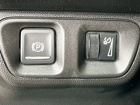 Used 2019 GMC Acadia Denali w/ Technology Package AWD/4WD image 10