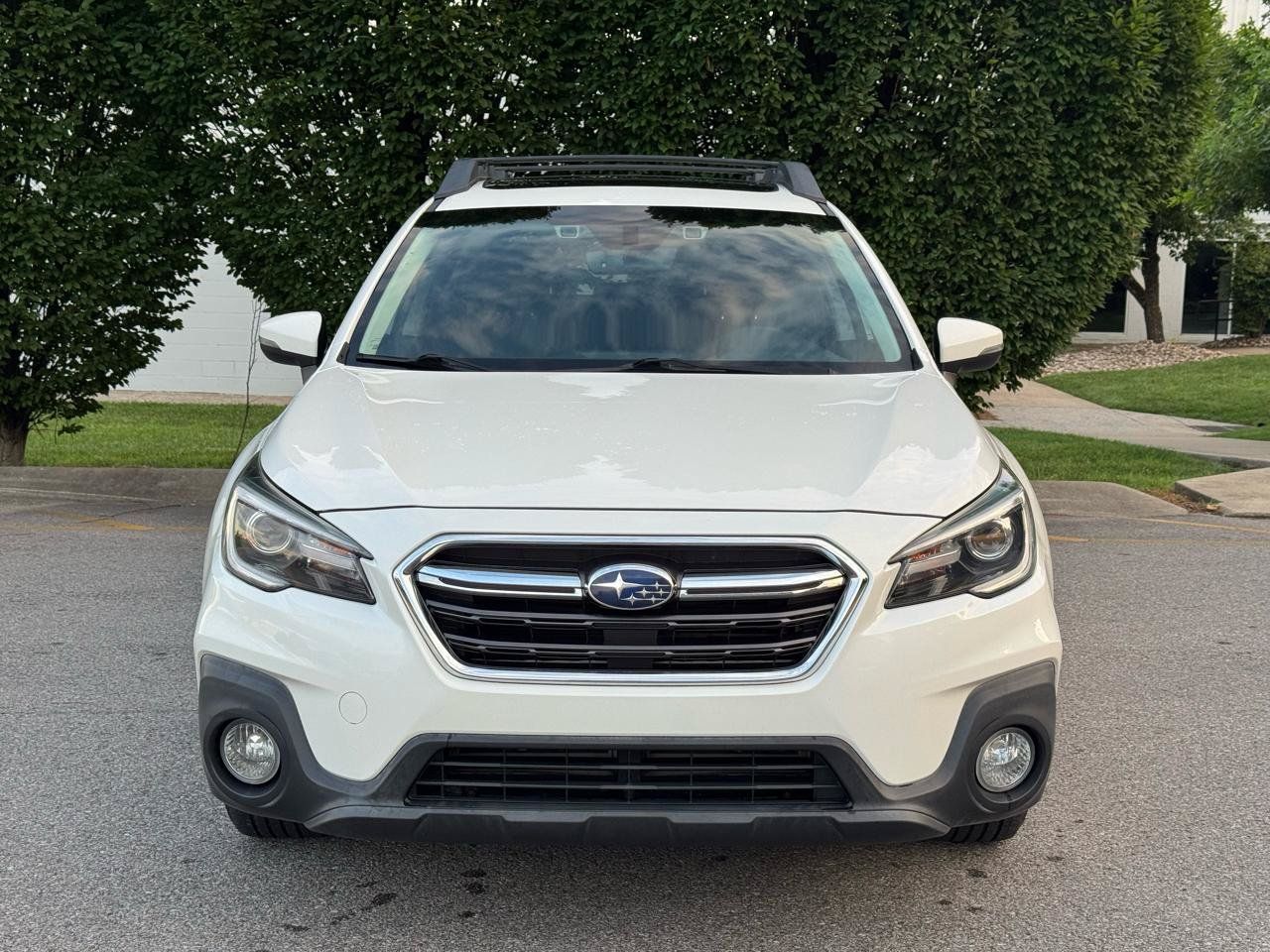 Used 2018 Subaru Outback 2.5i Limited AWD/4WD image 3