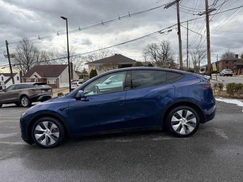 Used 2023 Tesla Model Y Long Range image 4