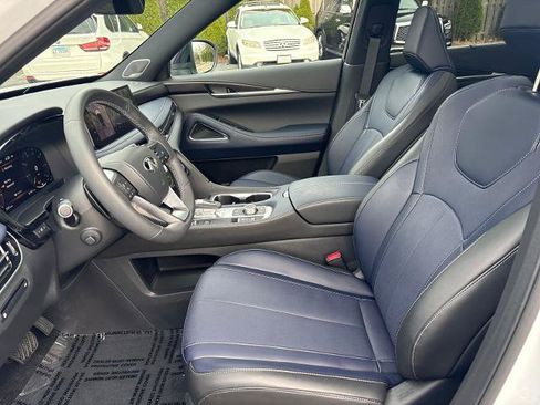 Certified 2026 INFINITI QX60 Sport w/ Dark Cargo Package AWD/4WD image 9