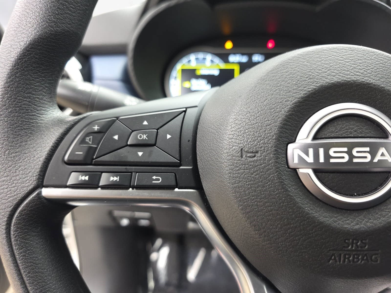 Used 2025 Nissan Versa SV w/ Trunk Package FWD image 14