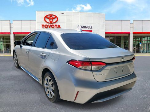 Used 2021 Toyota Corolla LE image 4