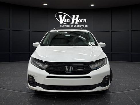 Used 2025 Honda Odyssey Touring image 2