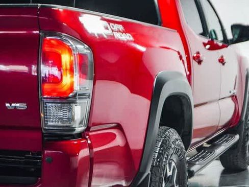 Certified 2022 Toyota Tacoma TRD Off-Road w/ Technology Package RWD image 10