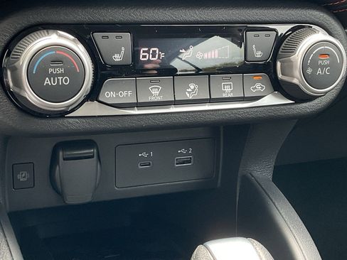 New 2025 Nissan Versa SR w/ Trunk Package image 29